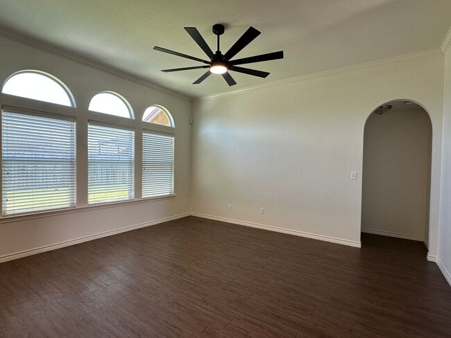 Building Photo - Ready for move in