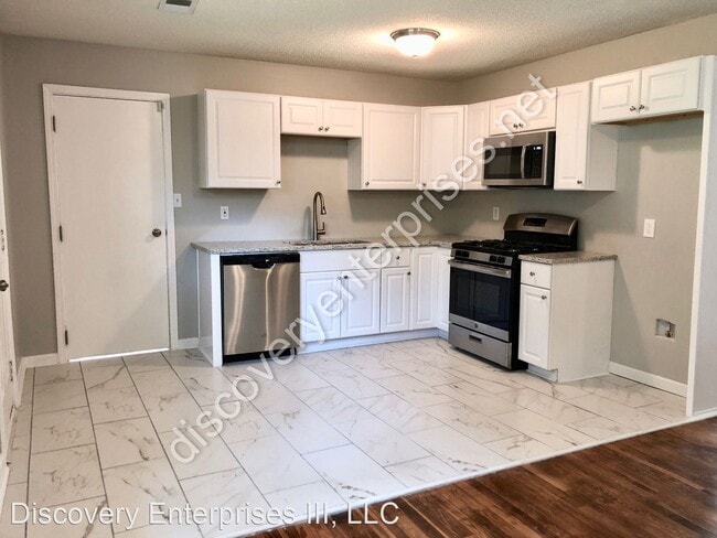 Building Photo - 3 br, 2 bath House - 1354 Heather Circle