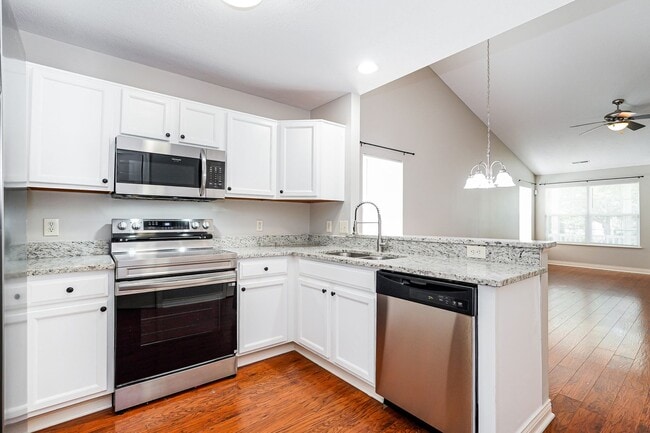 Building Photo - 7199 Normanton Dr