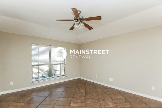 Building Photo - 3 Bedroom Pet-Friendly Home in Fort Worth, TX with Main Street Renewal