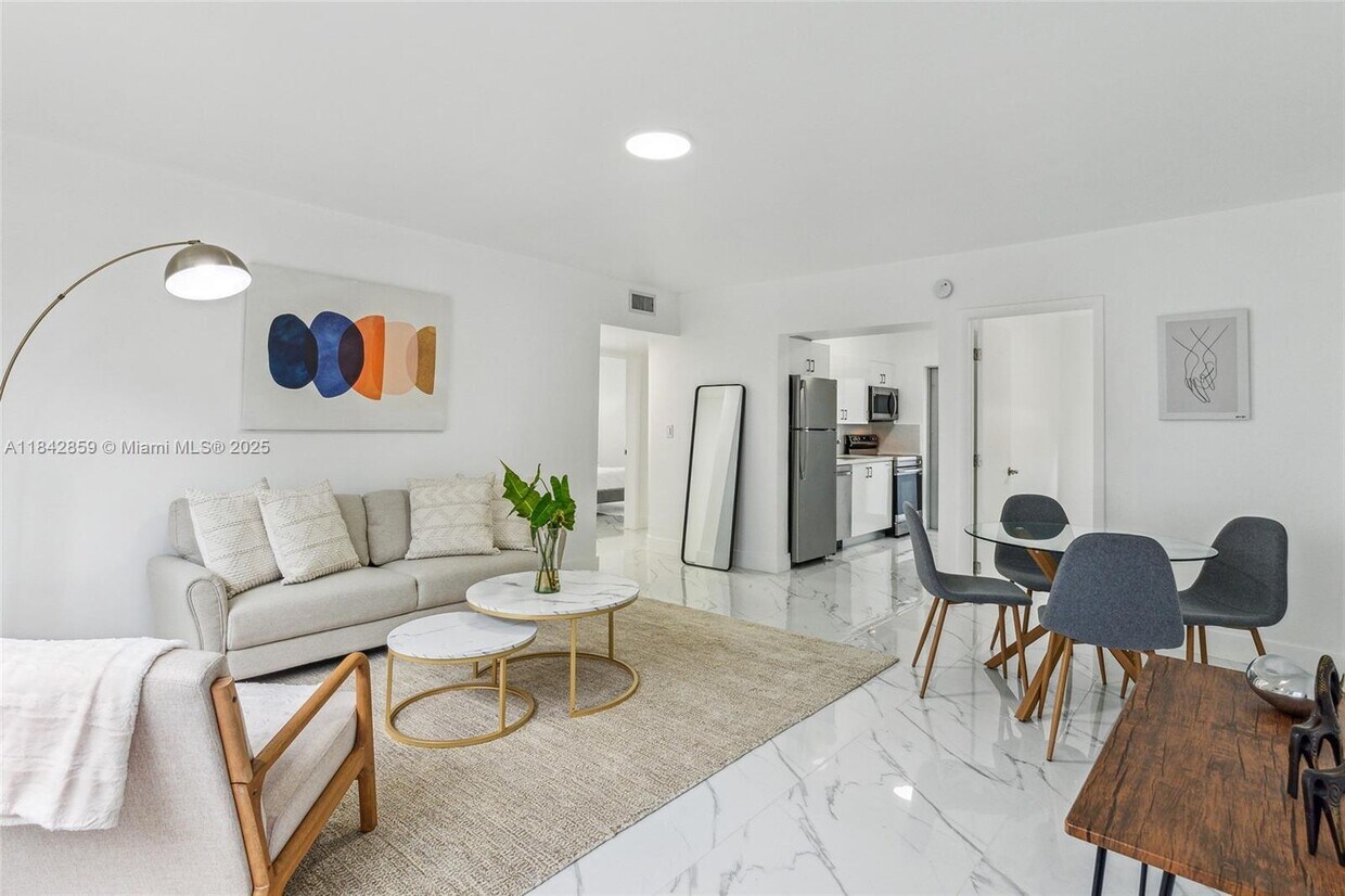 Foto principal - 740 82nd St