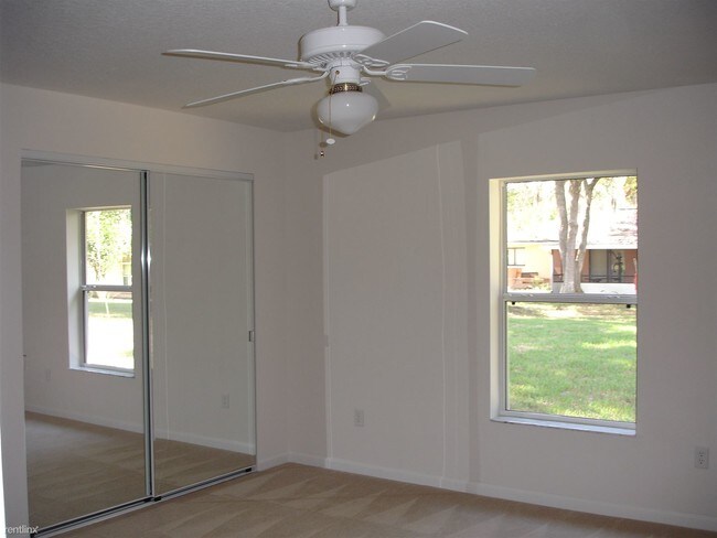 Building Photo - 36 Pony Express Dr