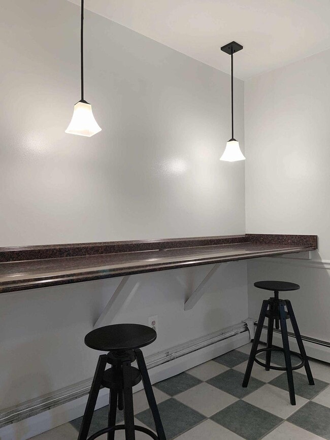 Breakfast bar - Main Line Court