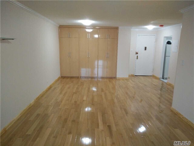 Foto del edificio - 150-38 Union Tpke