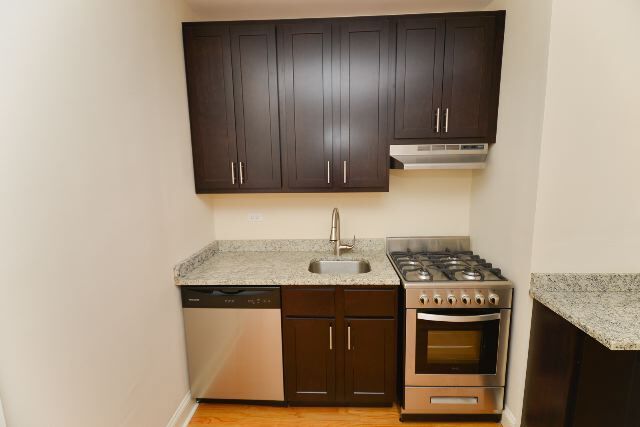 Building Photo - 618 W Patterson Ave