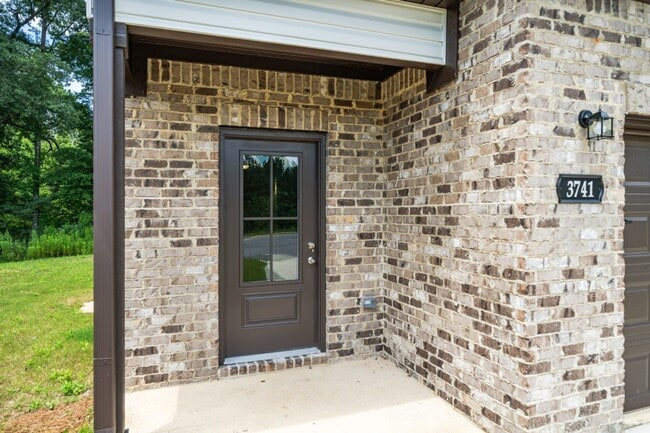 Foto del edificio - Move-In Special! Pay only ½ of your first ...