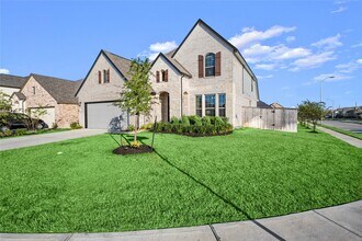 Building Photo - 17010 Bainham Forest Trl