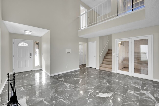 Building Photo - 4045 N Overbrook Dr
