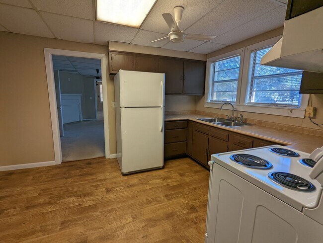 Foto de la cocina n.° 1 - 804 N Maple St