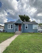 Building Photo - 109 10th Ave