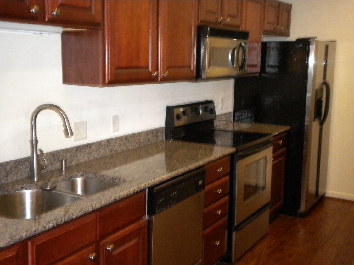 Foto del edificio - Superb Two Bedroom/Two Bath Condo In Beavercreek