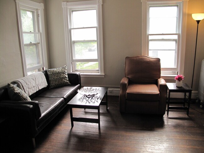 Foto del edificio - 311 Dryden Rd