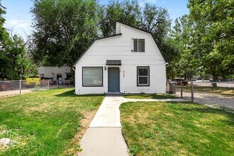 Building Photo - 420 S Garland St
