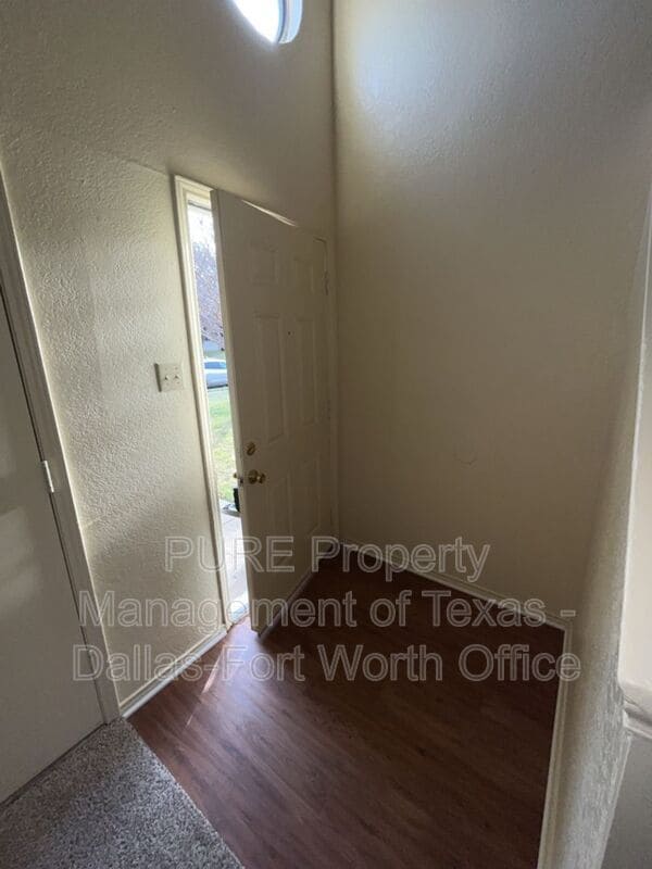 Building Photo - 2316 Summer Oaks Ct