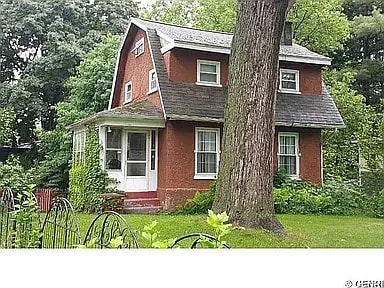 Building Photo - 5 Drumore Cres