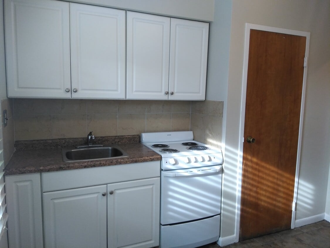 Primary Photo - 7620 N Milwaukee Ave