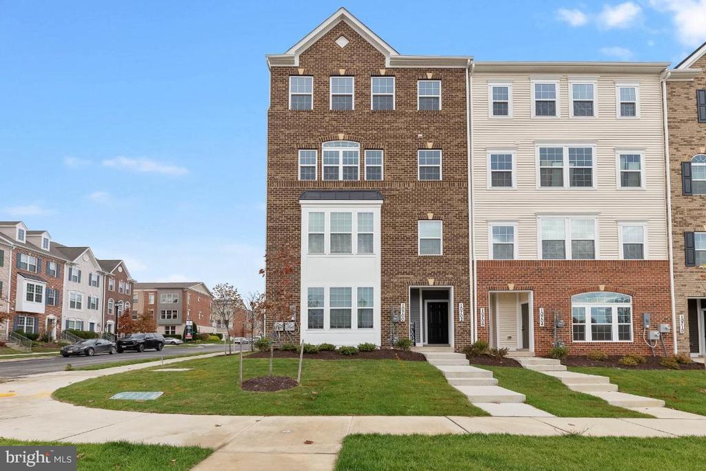 Foto principal - 10700 Presidential Pkwy