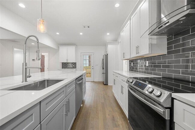 Foto del edificio - 883 Gaston St SW