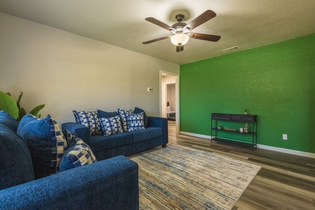 Foto del edificio - 106 Mimosa St