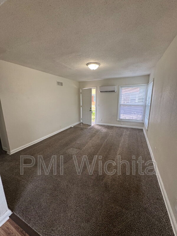 Building Photo - 648 S Hydraulic Ave