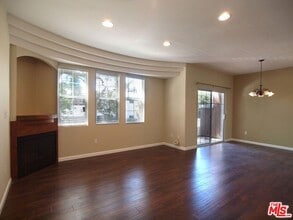 Building Photo - 14061 Milbank St