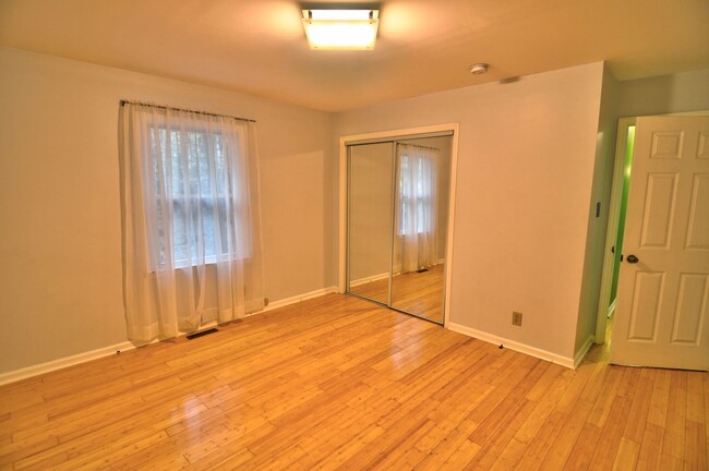 Foto del edificio - Sweet 2 Bedroom - Close to UNC & Carrboro