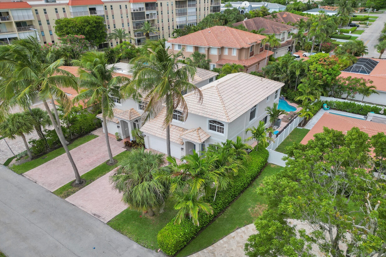 Foto principal - 220 Pine Ave