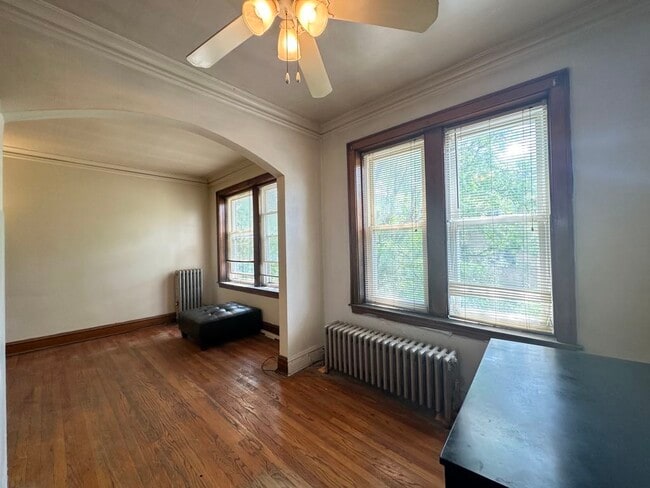 Building Photo - 4830 W Addison St