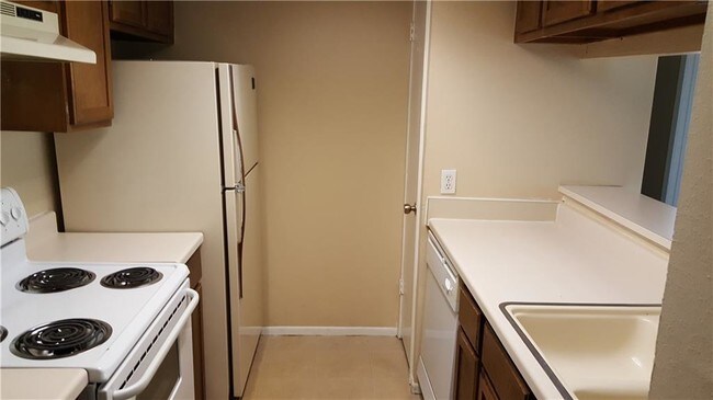 Building Photo - 6217 Wilderock Dr