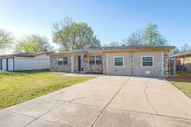 Building Photo - Great 4 Bed, 2 Bath Rental Available for New Tenants- 76134