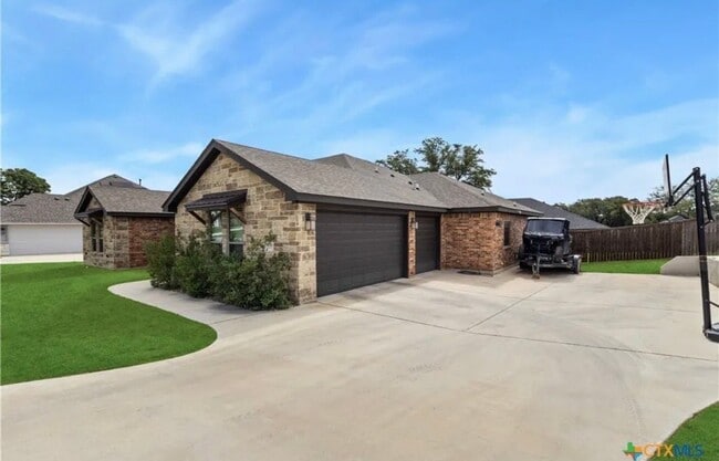 Building Photo - 3015 Whitetail Trail