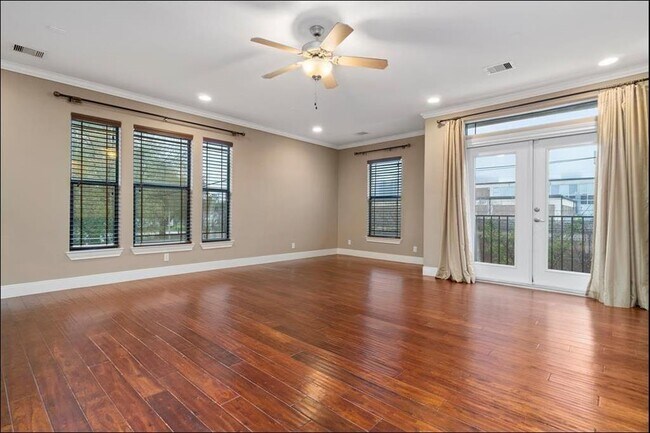 Building Photo - 1518 Bingham St
