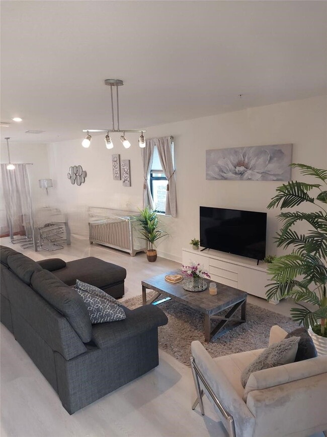 Photo - 10407 NW 82nd St House