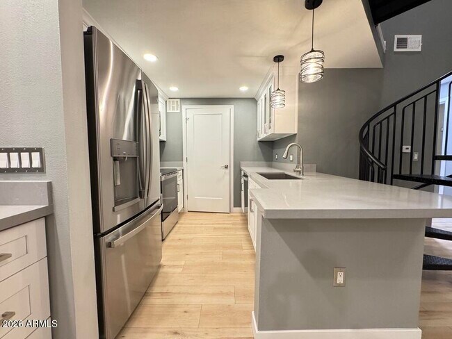 Foto del edificio - 1701 E Colter St