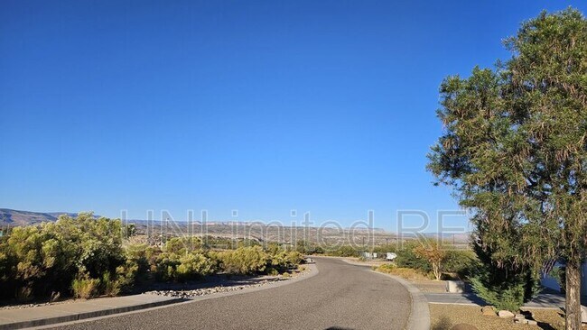 Building Photo - 137 Granite Springs Rd