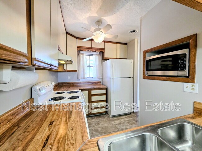 Foto del edificio - 4618 Fen Ct