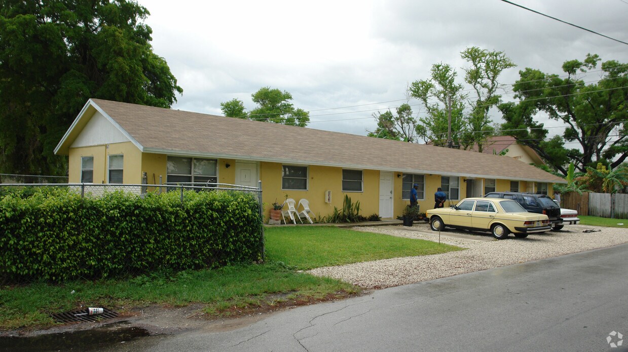 Foto del edificio - 647 NW 3rd Ave