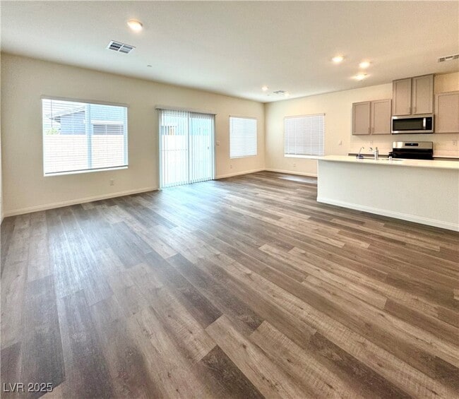 Building Photo - 499 Red Lovebird Ave
