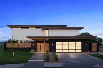 Building Photo - 2400 Thames Dr