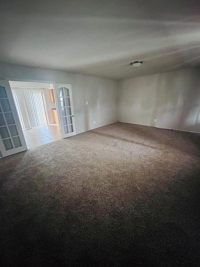Building Photo - 12 Ember Ln