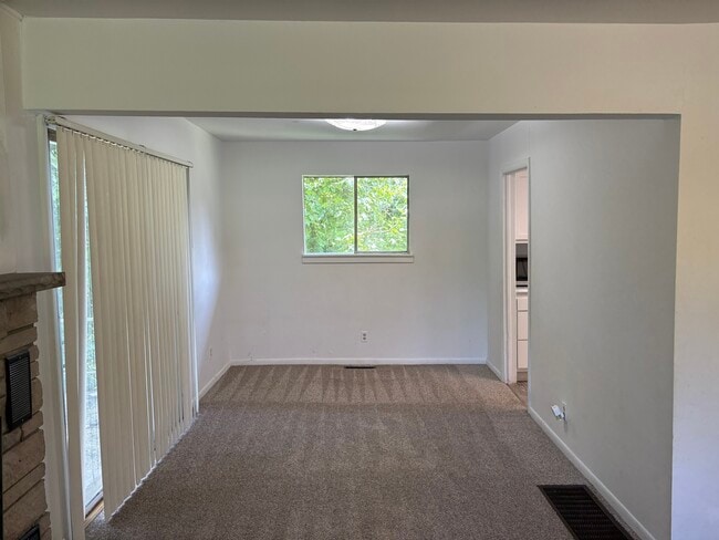 DINING ROOM - 702 Pearl Dr