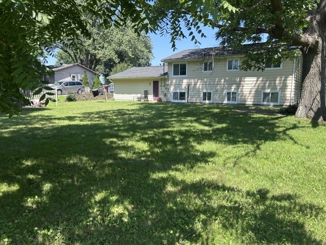 Building Photo - 402 Derek Ave