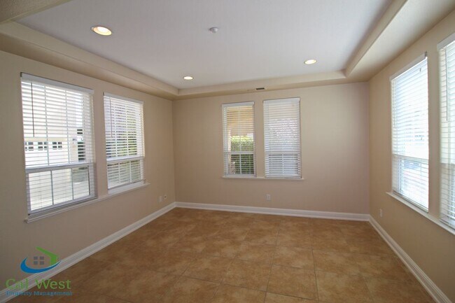 Building Photo - 5812 Cajon Way