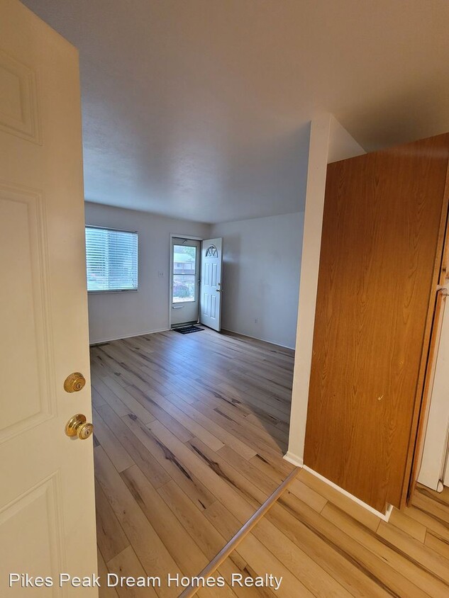 Building Photo - 3 br, 1 bath House - 2506 Sonoma Drive