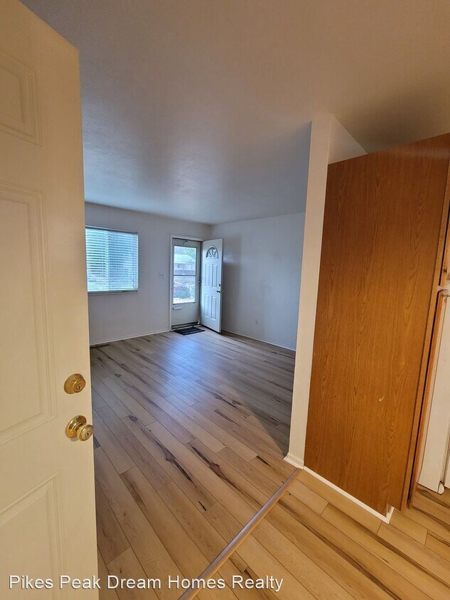 Foto del edificio - 3 br, 1 bath House - 2506 Sonoma Drive