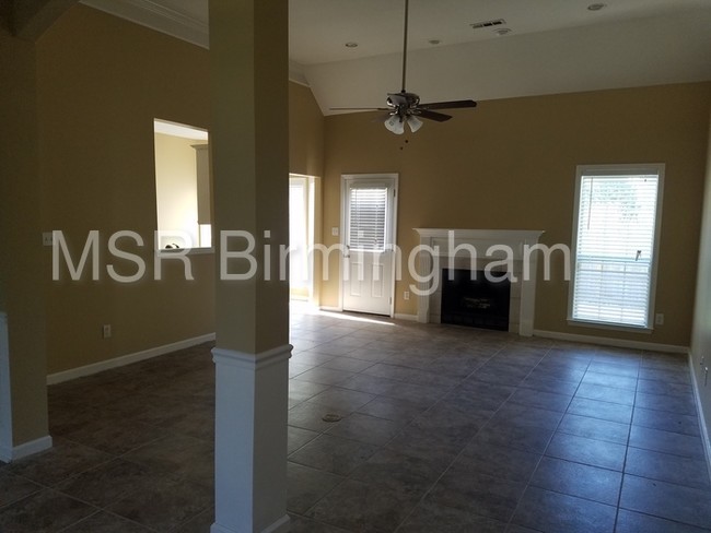 Building Photo - 392 Old Cahaba Trl