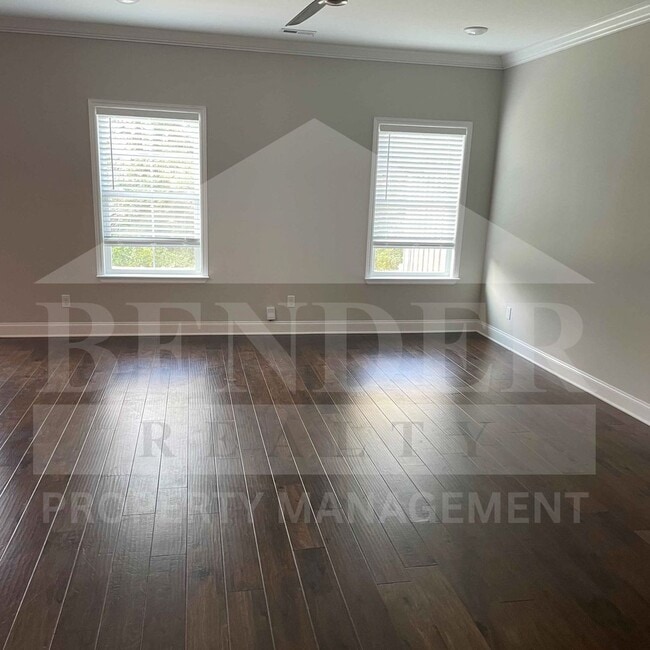 Building Photo - 638 NE Bellingham Dr