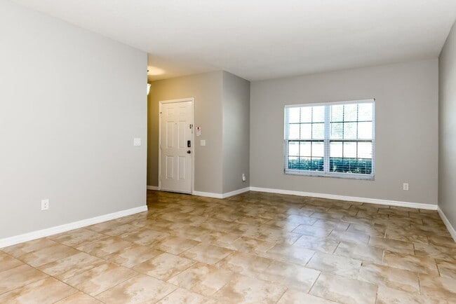 Building Photo - 346 Vitoria Rd