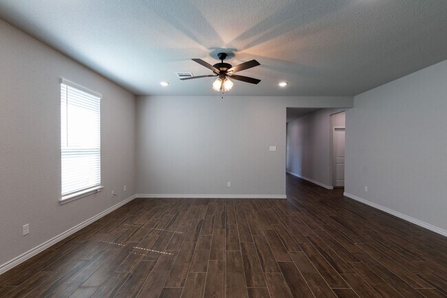 Building Photo - RENT REDUCTION - AVAILABLE NOW!