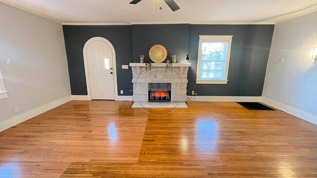 Photo - 1341 Meridian St House